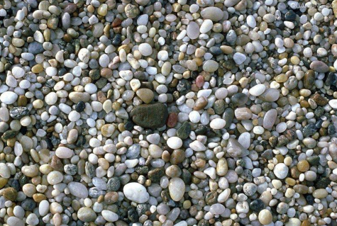 天然鹅卵石滤料表面光滑、强度高（鹅卵石的材料特性）